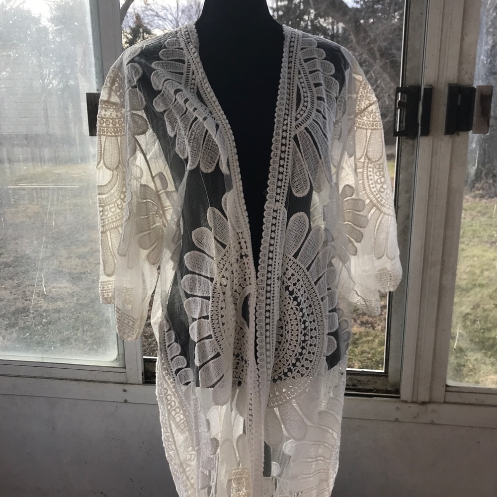 Chico’s gorgeous Lace Fringe Jacket Kimono Beach cover up